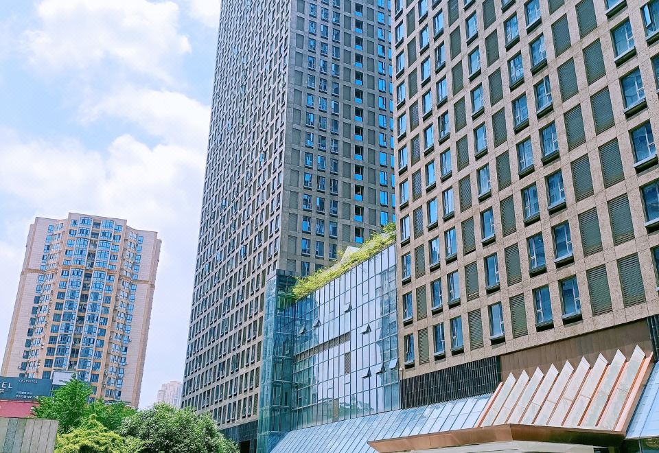 1. 충칭 관인차오 ..