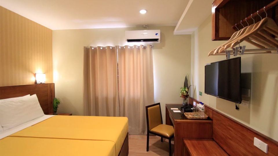Coron Soleil Express Hotel