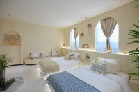 Yining Huatian Bieyuan Homestay (Liuxing Street Scenic Area)