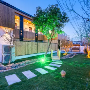 Liyang wild creeping grass home stay