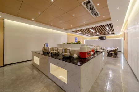 Jinyue Hotel South Отели рядом со станцией Nanbu Railway Station