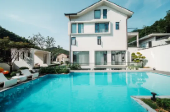 Yuanwu·TOWU Hot Spring Designer Meisu (Anji Yunshang Grassland Store) Hotel berhampiran Dazhuhai Tourist Area of China