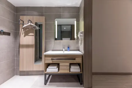 HanTing Hotel (Hefei Beicheng Wanda Plaza) Отели рядом с достопримечательностью «Anhui Business and Technology College»