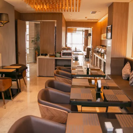 Bingly Hotel (White Feather Road, Xixia, Nanyang)
