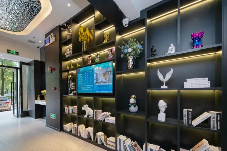 Yichen Hotel Отели рядом с достопримечательностью «Hunan University of Technology»