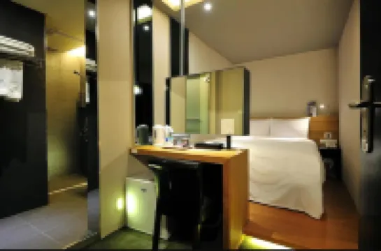 Forward Suites II Hotels near Daguan Academy