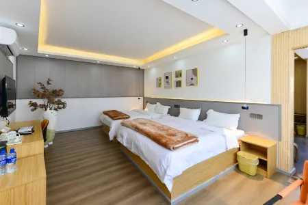 Eryuan Huoyanshan Hot Spring Resort