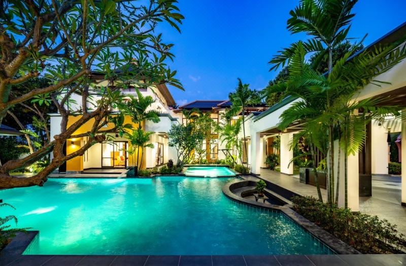 YiZen Boutique Phutara 5 Bedroom Villa photo 4