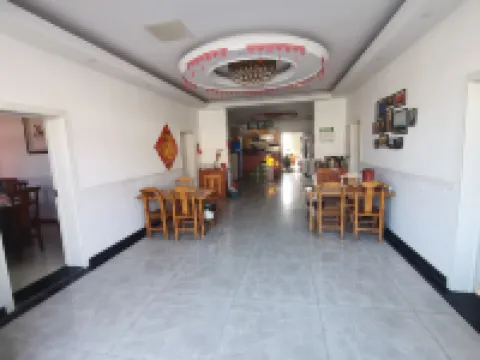 Hongguang Homestay (Lianyungang Gaogong Island)