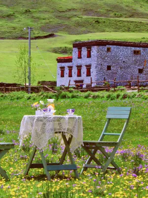 不一不異·牧野星居 Hotels in Kangding