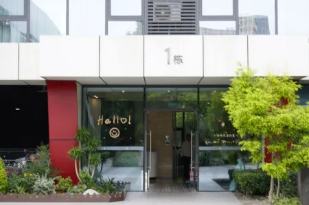 Aaronstone apartment hotel