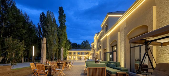 Ili Nilek Small Full Guest House โรงแรมในหนีเล่อเข่อ