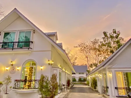 Pimbunya house Отели в г. Phibun Mangsahan