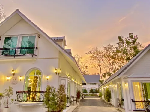 Pimbunya house Hotels in Phibun Mangsahan