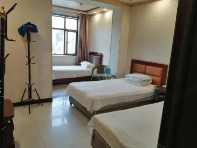 Yunhai Hotel (Zhangjia Temple Station) Hotels in Honggu District