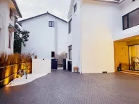 Six Funs Hostel