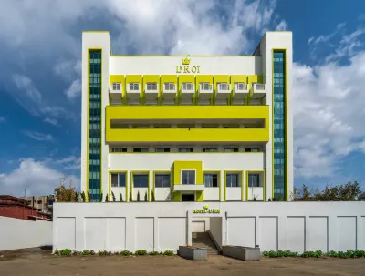 Le Roi Dehradun Hotels near Anand van