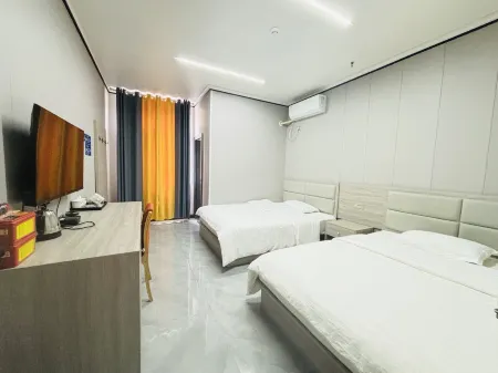 Yangjia Courtyard Homestay Отели в г. Пэншуй-Мяо-Туцзяский автономный уезд