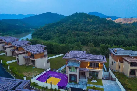 Fogang Xile Valley Phoenix Hot Spring Swimming Pool Vacation Apartment Отели рядом с достопримечательностью «Tangtang Village, Gucun, Guangdong»