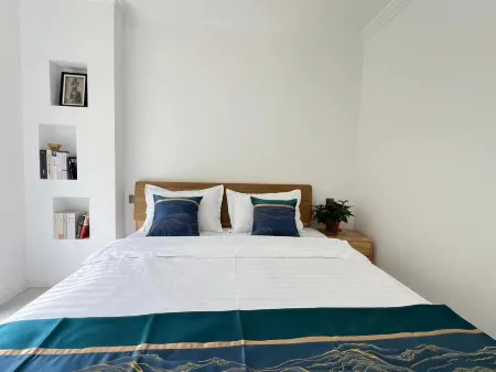 Huayu Homestay Отели в г. Гуанхан