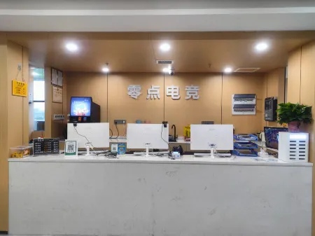 Pengze Lingdian E-Sports Hotel (Shannan Mansion) Отели в г. Пэнцзе