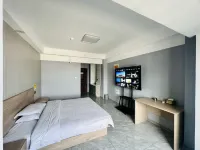 Qianxi Hotel (Xinyang Railway Station)