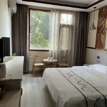 Menglian Bafang Hotel