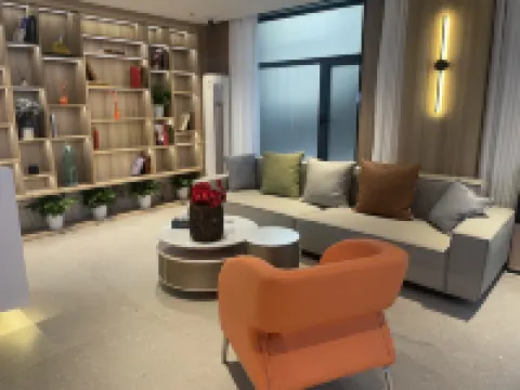 Chaoshikong E-sports Homestay (Weifang Taihua City)