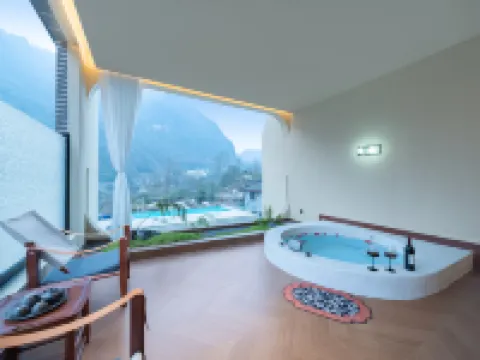 XI LI HOTSRING HOMESTAY