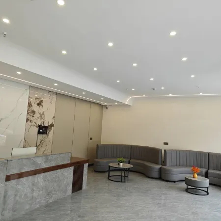 Qianxun Yunsu Homestay (Qianhu Miao Village West Gate Tourist Service Center)