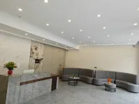 Qianxun Yunsu Homestay (Qianhu Miao Village West Gate Tourist Service Center)