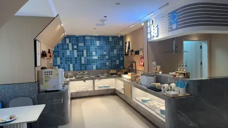 Homeinn Hotel (Lixin Qicai World Shopping Plaza) Отели в г. Лисинь