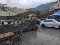 Yunhe Terraced Fields Yijie Homestay - ที่มีที่จอดรถ