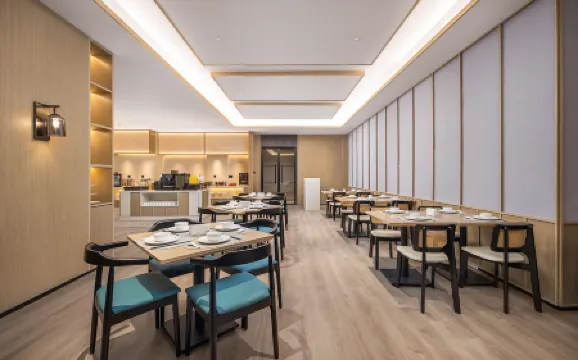 Country Hotel (Guangde Government Store)