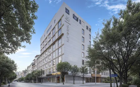 Magnolia Hotel Pingnan Central Plaza Отели в г. Пинань