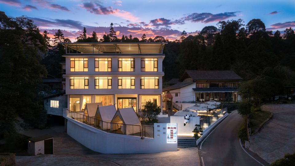 Bifengxia Jinshange Panda Homestay