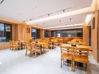 Jifeng International Hotel (Puyang East Station) Hotels in Puyang