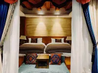meet Saloyi | Shangri-La Manor
