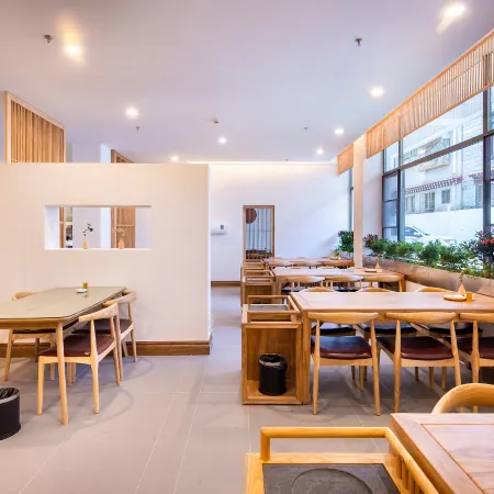 ChunQiu Oxygen-Rich Hotel