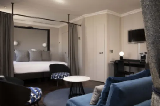 โรงแรมเอลีเซ่ เรเกนเซีย