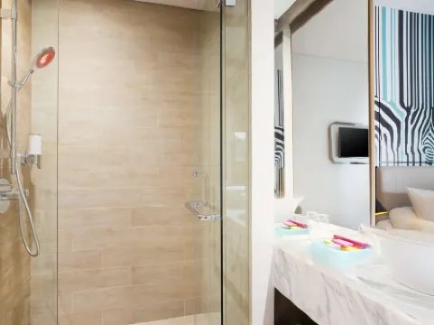 Kamaniiya Petitenget Seminyak Отели рядом с достопримечательностью «Universitas Dhyana Pura»