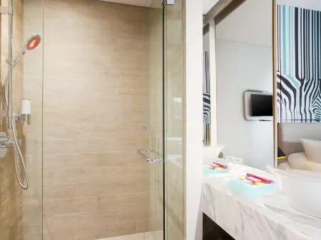 Kamaniiya Petitenget Seminyak Отели рядом с достопримечательностью «Храм Масчети»