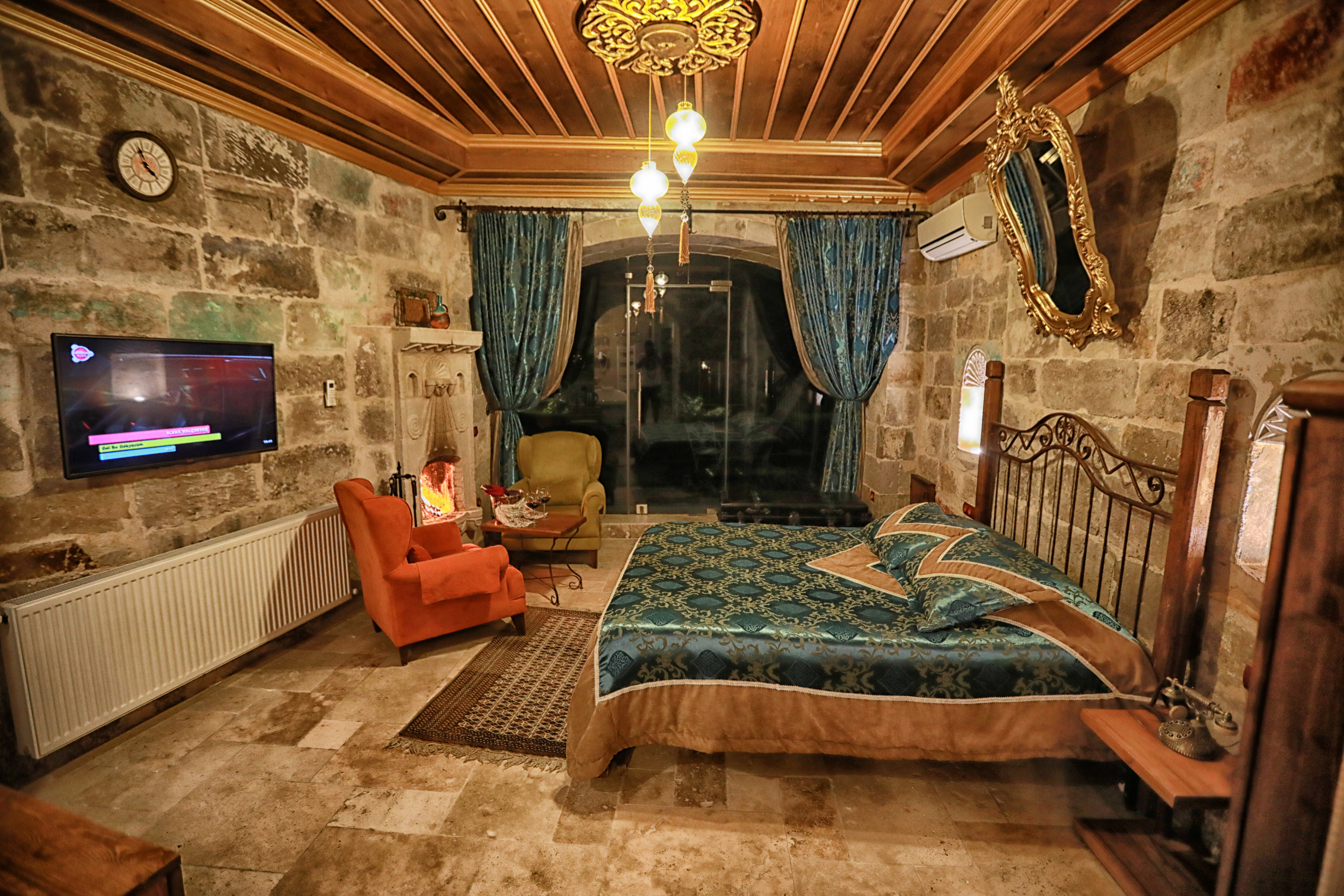 Traveller＇s Cave Hotel