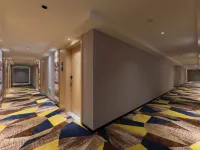 Yeste Hotel (Chengdu Chunxi Road Taikoo Li) Hotels near IFS