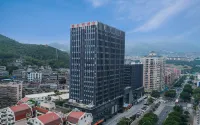 Vienna Hotel (Fuzhou Mawei Ship Culture Scenic Area Branch) - Bergblick