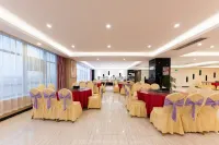 Lavande Hotels (Zhengzhou Economic Development Zone International Logistics Park Fangte) - parking