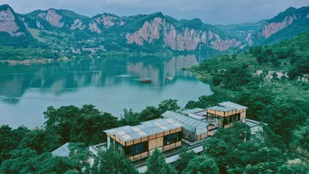 Puxu·Huawushanhetu Boutique Resort B&B Отели рядом с достопримечательностью «Qianxi Huawu Village - Campsite»