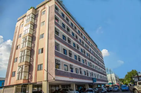 Baan Romdee Отели рядом с достопримечательностью «CP All Academy»