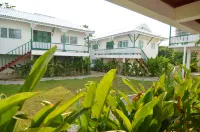Makmai Villa - Rayong Hotels near Mae Ram Phueng Beach