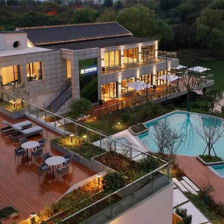 Blossom Hill Nanjing Bojin Pipa Mountain Residence Отели рядом с достопримечательностью «Дворц Мэйлин»